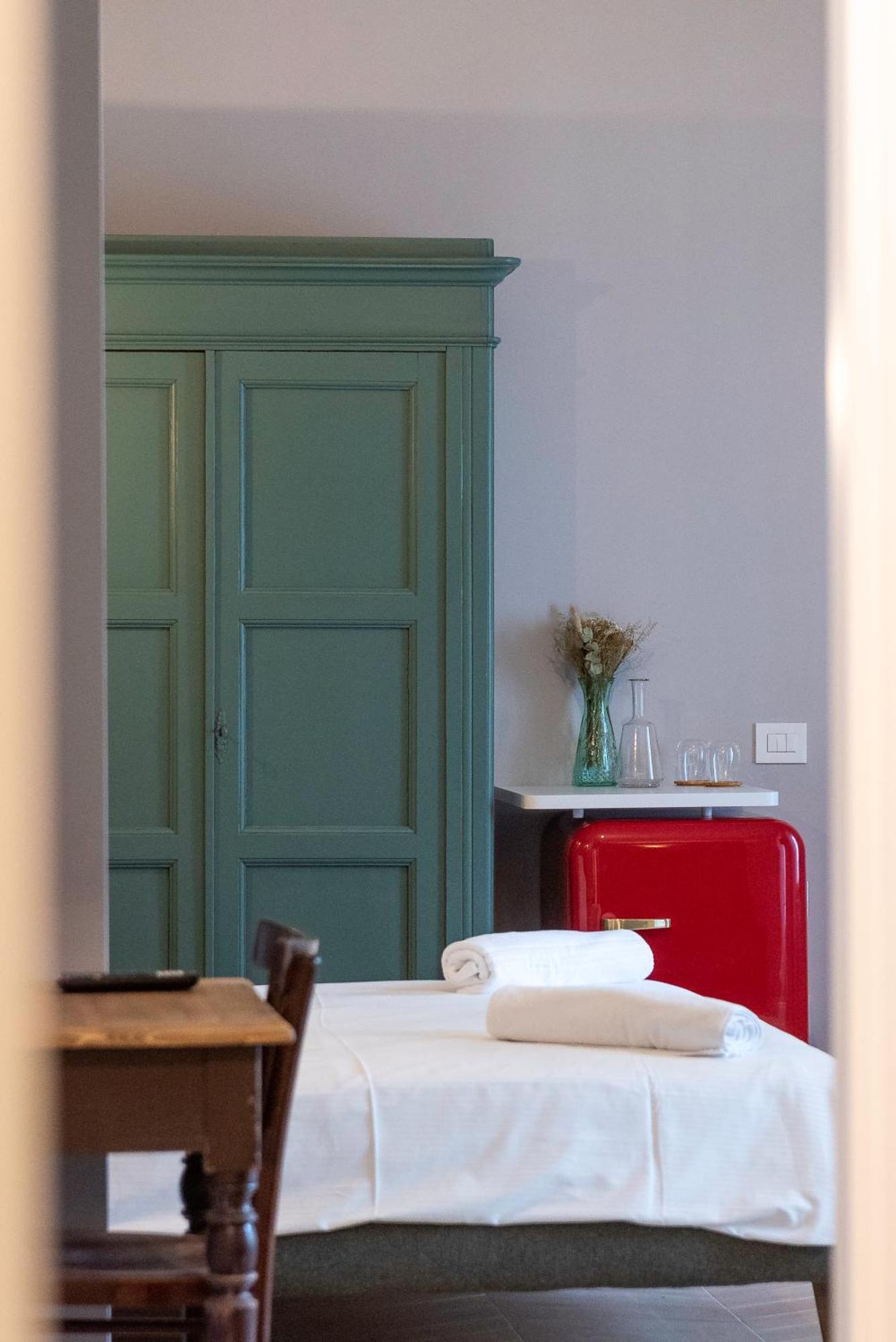 Regina Boutique Suites ตรีเอสเต ภายนอก รูปภาพ