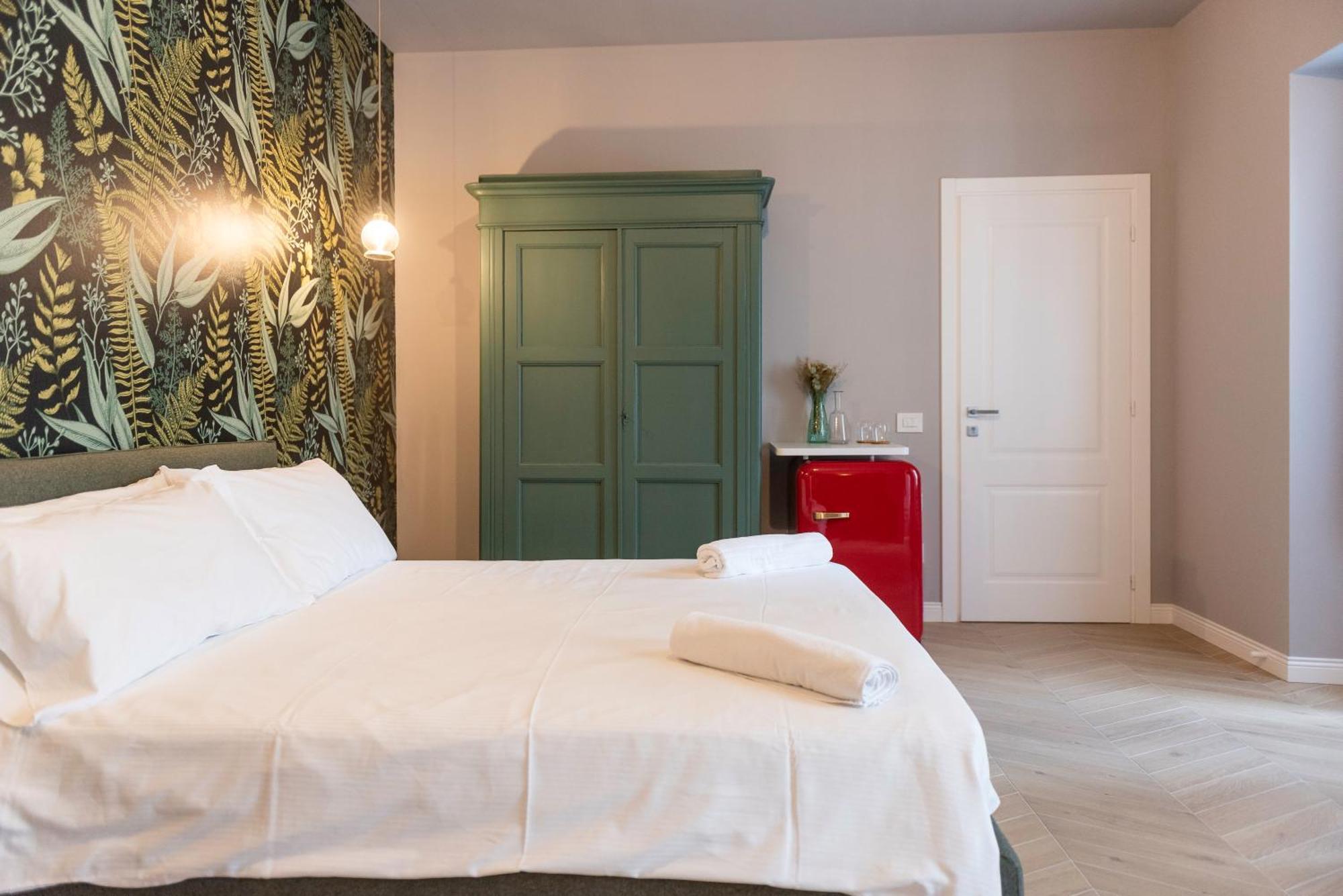 Regina Boutique Suites ตรีเอสเต ภายนอก รูปภาพ
