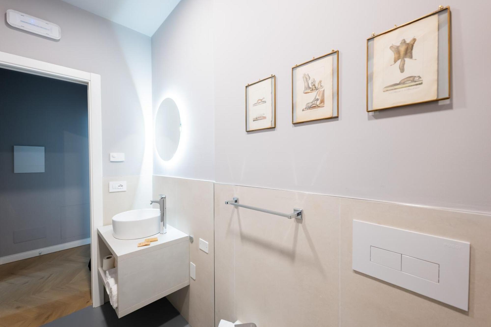 Regina Boutique Suites ตรีเอสเต ภายนอก รูปภาพ
