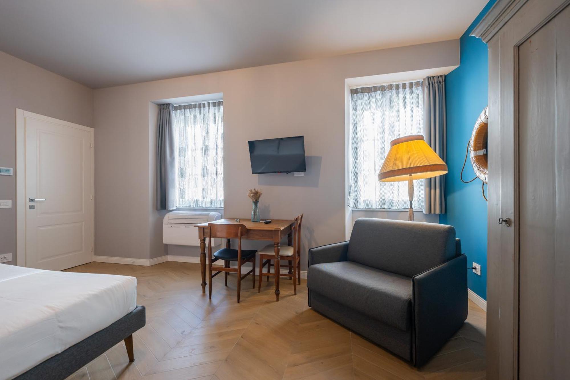 Regina Boutique Suites ตรีเอสเต ภายนอก รูปภาพ