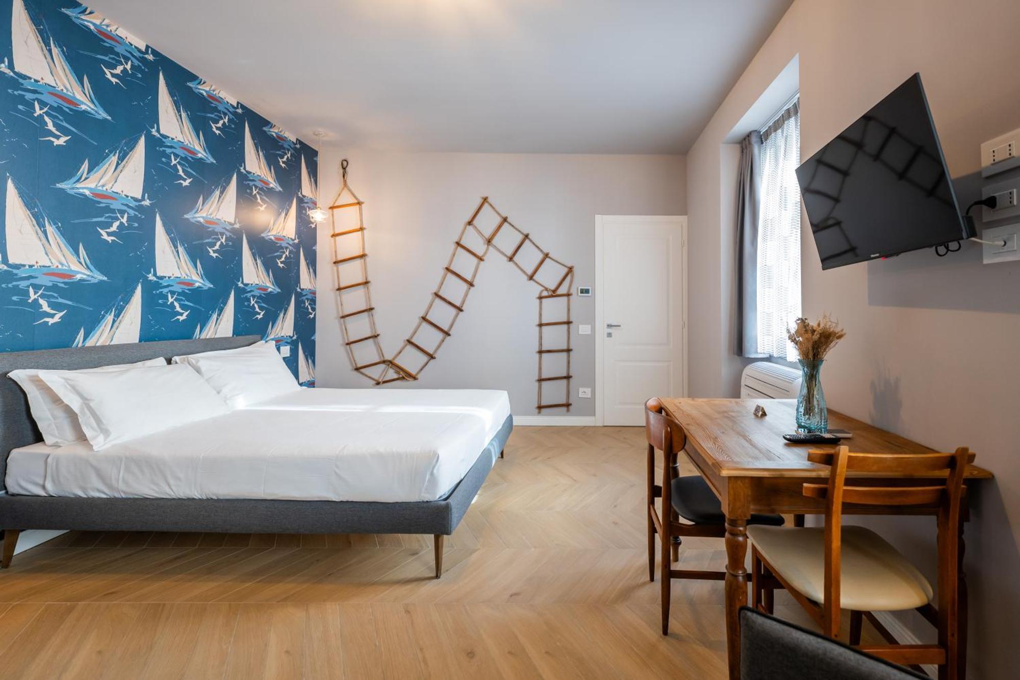 Regina Boutique Suites ตรีเอสเต ภายนอก รูปภาพ