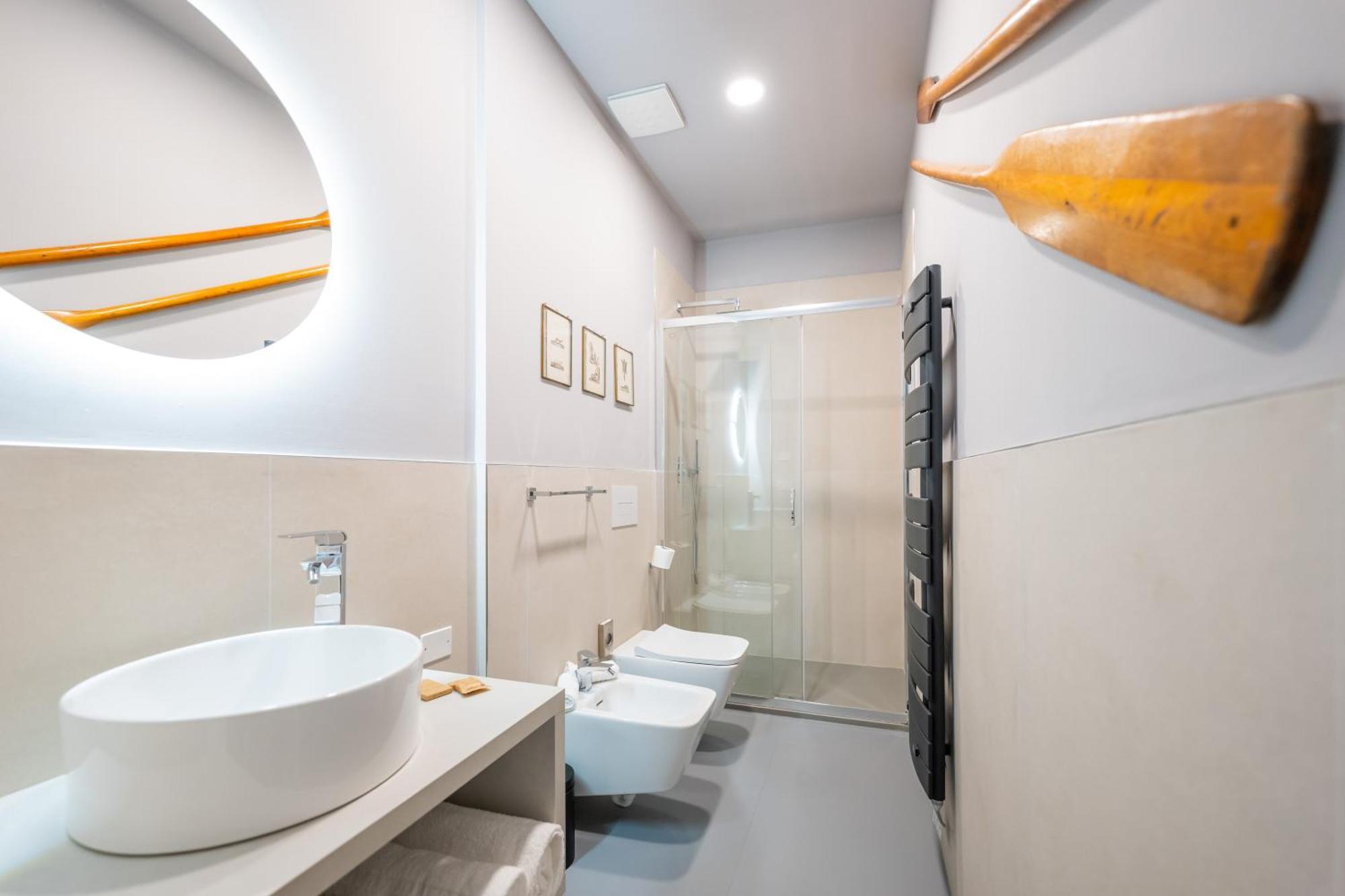 Regina Boutique Suites ตรีเอสเต ภายนอก รูปภาพ